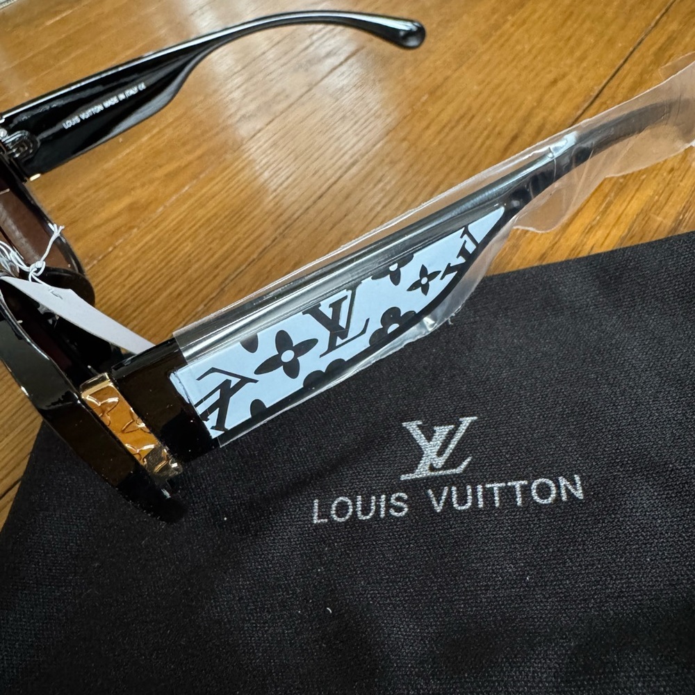 Designer look sunglasses, NEW